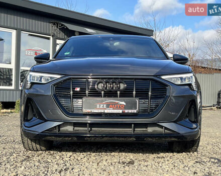 Серый Ауди E-Tron, объемом двигателя 0 л и пробегом 43 тыс. км за 47488 $, фото 1 на Automoto.ua