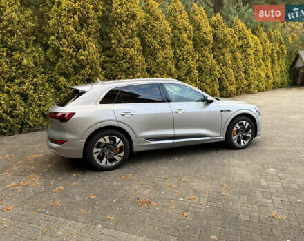 Серый Ауди E-Tron, объемом двигателя 0 л и пробегом 59 тыс. км за 38749 $, фото 4 на Automoto.ua