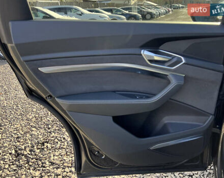 Серый Ауди E-Tron, объемом двигателя 0 л и пробегом 43 тыс. км за 47488 $, фото 36 на Automoto.ua