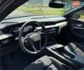 Сірий Ауді E-Tron, об'ємом двигуна 0 л та пробігом 44 тис. км за 60500 $, фото 29 на Automoto.ua