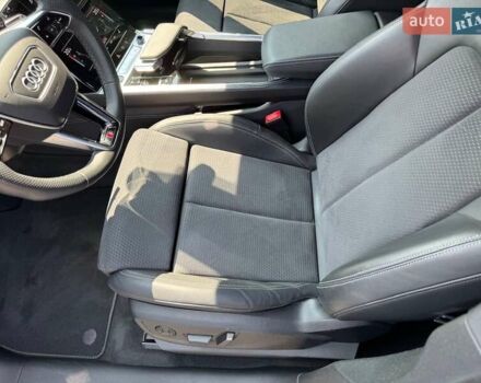 Сірий Ауді E-Tron, об'ємом двигуна 0 л та пробігом 44 тис. км за 60500 $, фото 27 на Automoto.ua