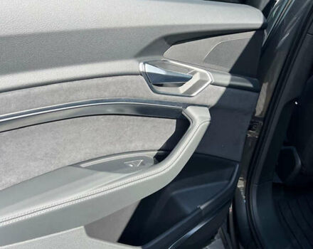 Серый Ауди E-Tron, объемом двигателя 0 л и пробегом 8 тыс. км за 68000 $, фото 27 на Automoto.ua