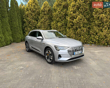 Серый Ауди E-Tron, объемом двигателя 0 л и пробегом 59 тыс. км за 38749 $, фото 1 на Automoto.ua