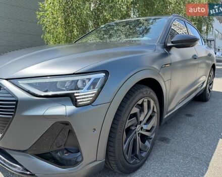 Сірий Ауді E-Tron, об'ємом двигуна 0 л та пробігом 44 тис. км за 60500 $, фото 1 на Automoto.ua