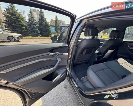 Сірий Ауді E-Tron, об'ємом двигуна 0 л та пробігом 44 тис. км за 60500 $, фото 62 на Automoto.ua