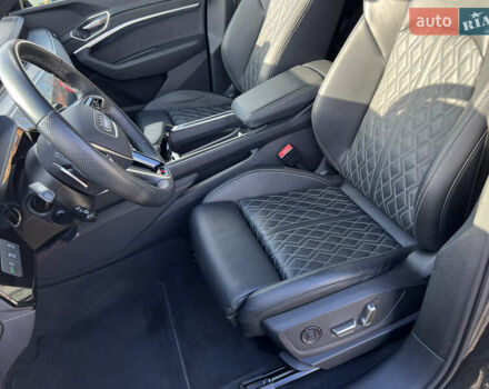 Серый Ауди E-Tron, объемом двигателя 0 л и пробегом 43 тыс. км за 47488 $, фото 26 на Automoto.ua