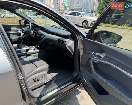 Сірий Ауді E-Tron, об'ємом двигуна 0 л та пробігом 44 тис. км за 60500 $, фото 70 на Automoto.ua
