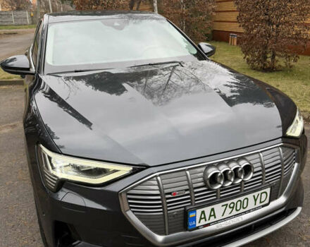 Серый Ауди E-Tron, объемом двигателя 0 л и пробегом 41 тыс. км за 39500 $, фото 3 на Automoto.ua