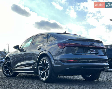 Серый Ауди E-Tron, объемом двигателя 0 л и пробегом 43 тыс. км за 47488 $, фото 5 на Automoto.ua