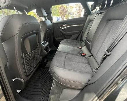 Серый Ауди E-Tron, объемом двигателя 0 л и пробегом 35 тыс. км за 45000 $, фото 12 на Automoto.ua