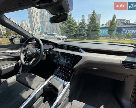 Сірий Ауді E-Tron, об'ємом двигуна 0 л та пробігом 44 тис. км за 60500 $, фото 74 на Automoto.ua