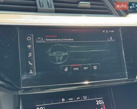 Сірий Ауді E-Tron, об'ємом двигуна 0 л та пробігом 44 тис. км за 60500 $, фото 48 на Automoto.ua