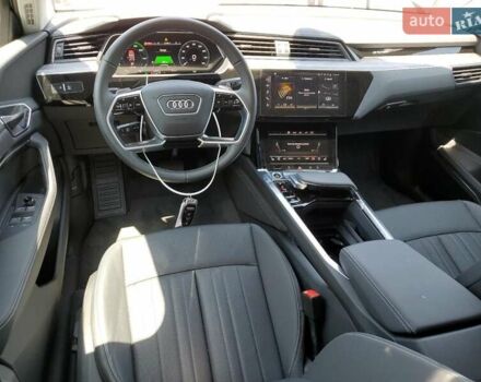 Сірий Ауді E-Tron, об'ємом двигуна 0 л та пробігом 4 тис. км за 29000 $, фото 7 на Automoto.ua