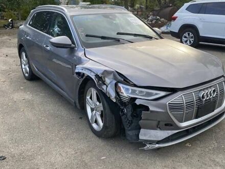 Ауди E-Tron 2019 в Луцке на Automoto.ua Серый Ауди E-Tron, объемом двигателя 0 л и пробегом 168 тыс. км за 19100 $, фото 1 на Automoto.ua