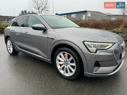 Серый Ауди E-Tron, объемом двигателя 0 л и пробегом 86 тыс. км за 31500 $, фото 1 на Automoto.ua