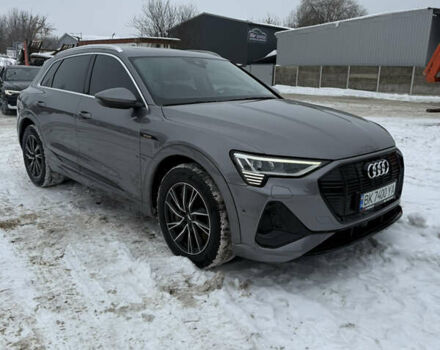 Серый Ауди E-Tron, объемом двигателя 0 л и пробегом 25 тыс. км за 35500 $, фото 1 на Automoto.ua