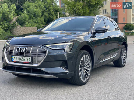 Ауді E-Tron 2019 у Харкові на Automoto.ua Сірий Ауді E-Tron, об'ємом двигуна 0 л та пробігом 139 тис. км за 33000 $, фото 1 на Automoto.ua