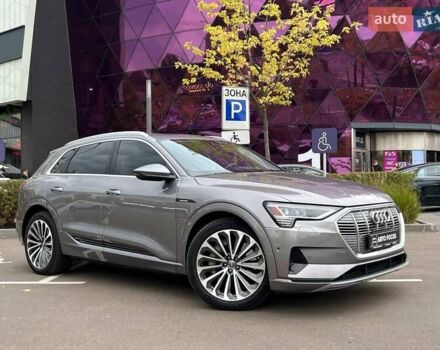 Серый Ауди E-Tron, объемом двигателя 0 л и пробегом 87 тыс. км за 29990 $, фото 1 на Automoto.ua