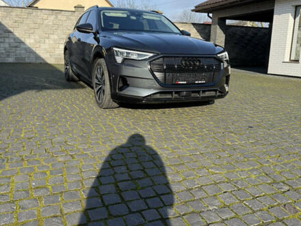 Серый Ауди E-Tron, объемом двигателя 0 л и пробегом 104 тыс. км за 31499 $, фото 1 на Automoto.ua