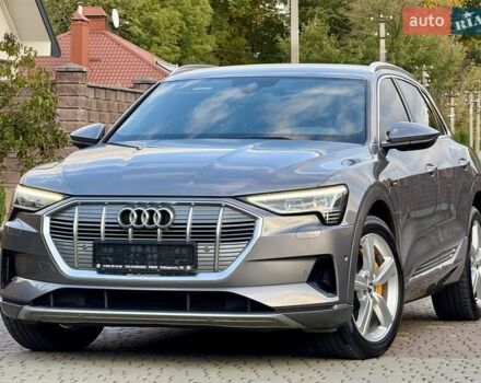 Ауді E-Tron 2019 у Рівному на Automoto.ua Сірий Ауді E-Tron, об'ємом двигуна 0 л та пробігом 139 тис. км за 26900 $, фото 1 на Automoto.ua