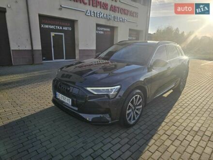 Ауди E-Tron 2019 в Львове на Automoto.ua Серый Ауди E-Tron, объемом двигателя 0 л и пробегом 128 тыс. км за 24900 $, фото 1 на Automoto.ua
