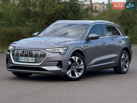 Ауді E-Tron 2019 у Кривому Розі на Automoto.ua Сірий Ауді E-Tron, об'ємом двигуна 0 л та пробігом 61 тис. км за 24500 $, фото 1 на Automoto.ua