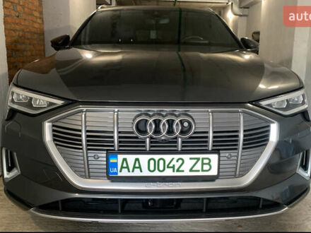 Ауди E-Tron 2019 в Киеве на Automoto.ua Серый Ауди E-Tron, объемом двигателя 0 л и пробегом 55 тыс. км за 39000 $, фото 1 на Automoto.ua