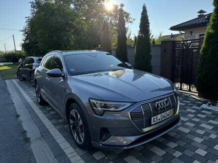 Сірий Ауді E-Tron, об'ємом двигуна 0 л та пробігом 60 тис. км за 32500 $, фото 1 на Automoto.ua
