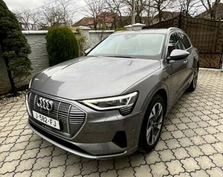 Серый Ауди E-Tron, объемом двигателя 0 л и пробегом 122 тыс. км за 27500 $, фото 1 на Automoto.ua