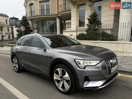Серый Ауди E-Tron, объемом двигателя 0 л и пробегом 68 тыс. км за 28500 $, фото 1 на Automoto.ua
