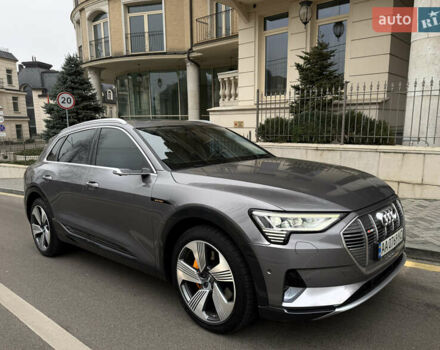 Серый Ауди E-Tron, объемом двигателя 0 л и пробегом 68 тыс. км за 28500 $, фото 1 на Automoto.ua