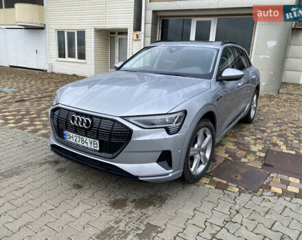 Серый Ауди E-Tron, объемом двигателя 0 л и пробегом 66 тыс. км за 27600 $, фото 1 на Automoto.ua