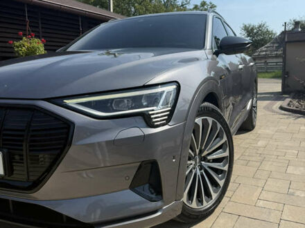 Сірий Ауді E-Tron, об'ємом двигуна 0 л та пробігом 112 тис. км за 32400 $, фото 1 на Automoto.ua