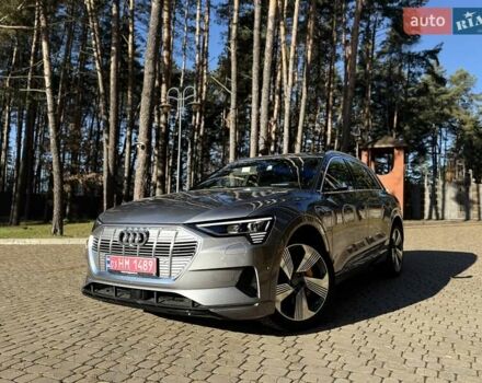 Серый Ауди E-Tron, объемом двигателя 0 л и пробегом 83 тыс. км за 32700 $, фото 1 на Automoto.ua