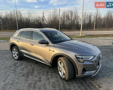 Серый Ауди E-Tron, объемом двигателя 0 л и пробегом 187 тыс. км за 28500 $, фото 1 на Automoto.ua