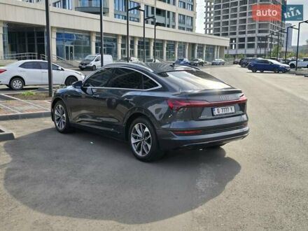 Ауди E-Tron 2020 в Днепре (Днепропетровске) на Automoto.ua Серый Ауди E-Tron, объемом двигателя 0 л и пробегом 77 тыс. км за 38000 $, фото 1 на Automoto.ua