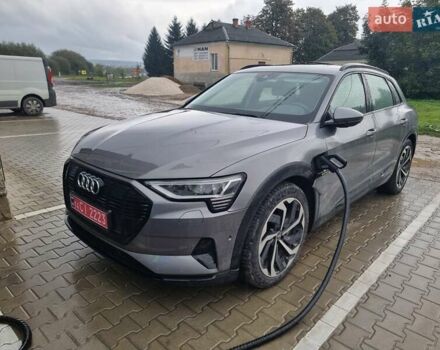 Серый Ауди E-Tron, объемом двигателя 0 л и пробегом 113 тыс. км за 30550 $, фото 1 на Automoto.ua