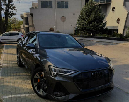 Сірий Ауді E-Tron, об'ємом двигуна 0 л та пробігом 220 тис. км за 26500 $, фото 1 на Automoto.ua