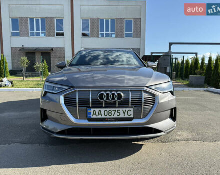 Сірий Ауді E-Tron, об'ємом двигуна 0 л та пробігом 65 тис. км за 39990 $, фото 1 на Automoto.ua
