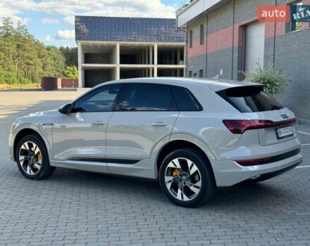 Серый Ауди E-Tron, объемом двигателя 0 л и пробегом 104 тыс. км за 28999 $, фото 1 на Automoto.ua