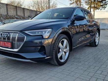 Ауді E-Tron 2020 у Тернополі на Automoto.ua Сірий Ауді E-Tron, об'ємом двигуна 0 л та пробігом 45 тис. км за 26999 $, фото 1 на Automoto.ua