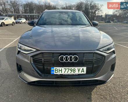 Серый Ауди E-Tron, объемом двигателя 0 л и пробегом 29 тыс. км за 42900 $, фото 1 на Automoto.ua