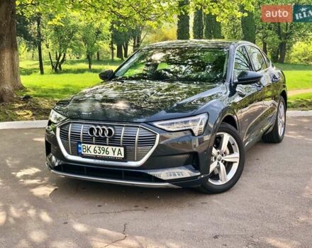 Серый Ауди E-Tron, объемом двигателя 0 л и пробегом 148 тыс. км за 25750 $, фото 1 на Automoto.ua
