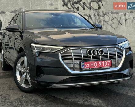 Ауді E-Tron 2020 у Львові на Automoto.ua Сірий Ауді E-Tron, об'ємом двигуна 0 л та пробігом 81 тис. км за 34920 $, фото 1 на Automoto.ua