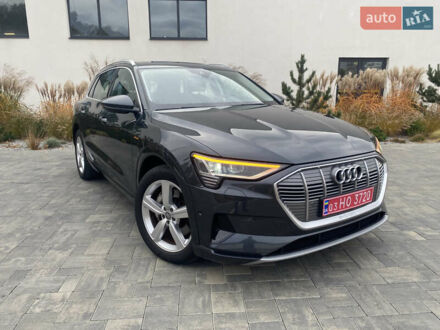 Ауди E-Tron 2020 в Луцке на Automoto.ua Серый Ауди E-Tron, объемом двигателя 0 л и пробегом 128 тыс. км за 25000 $, фото 1 на Automoto.ua