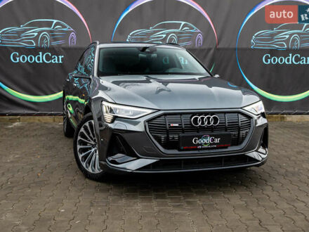 Серый Ауди E-Tron, объемом двигателя 0 л и пробегом 82 тыс. км за 39888 $, фото 1 на Automoto.ua