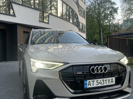 Ауди E-Tron 2020 в Ивано-Франковске на Automoto.ua Серый Ауди E-Tron, объемом двигателя 0 л и пробегом 93 тыс. км за 33900 $, фото 1 на Automoto.ua