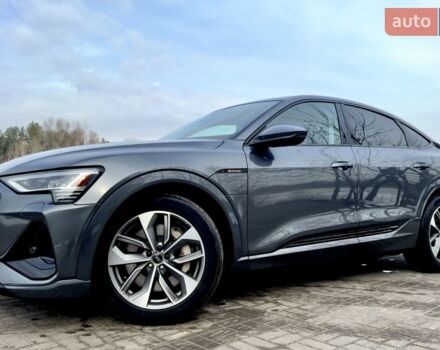 Серый Ауди E-Tron, объемом двигателя 0 л и пробегом 53 тыс. км за 33700 $, фото 1 на Automoto.ua