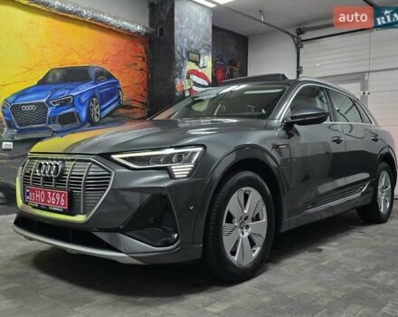 Серый Ауди E-Tron, объемом двигателя 0 л и пробегом 99 тыс. км за 31990 $, фото 1 на Automoto.ua