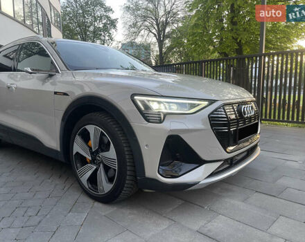 Серый Ауди E-Tron, объемом двигателя 0 л и пробегом 93 тыс. км за 33900 $, фото 1 на Automoto.ua